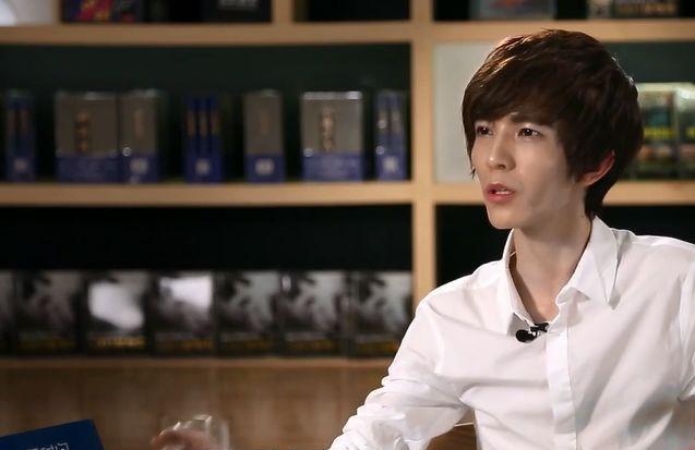 易见|“狠人”易立竞:她是娱乐圈的照妖镜,“扎”了无数明星的心