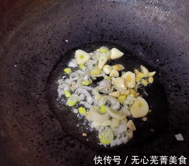 番茄烧豆腐，豆腐这样吃，给肉都不换！