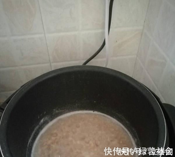 燕麦|“失眠天敌”被发现,睡前吃一点它,安神助眠,一觉睡到大天亮