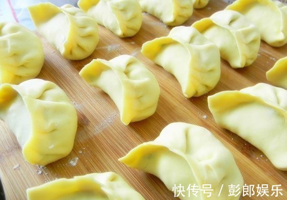 拌韭菜鸡蛋馅,“忌讳”两种食材,许多人爱放,难怪味道不好