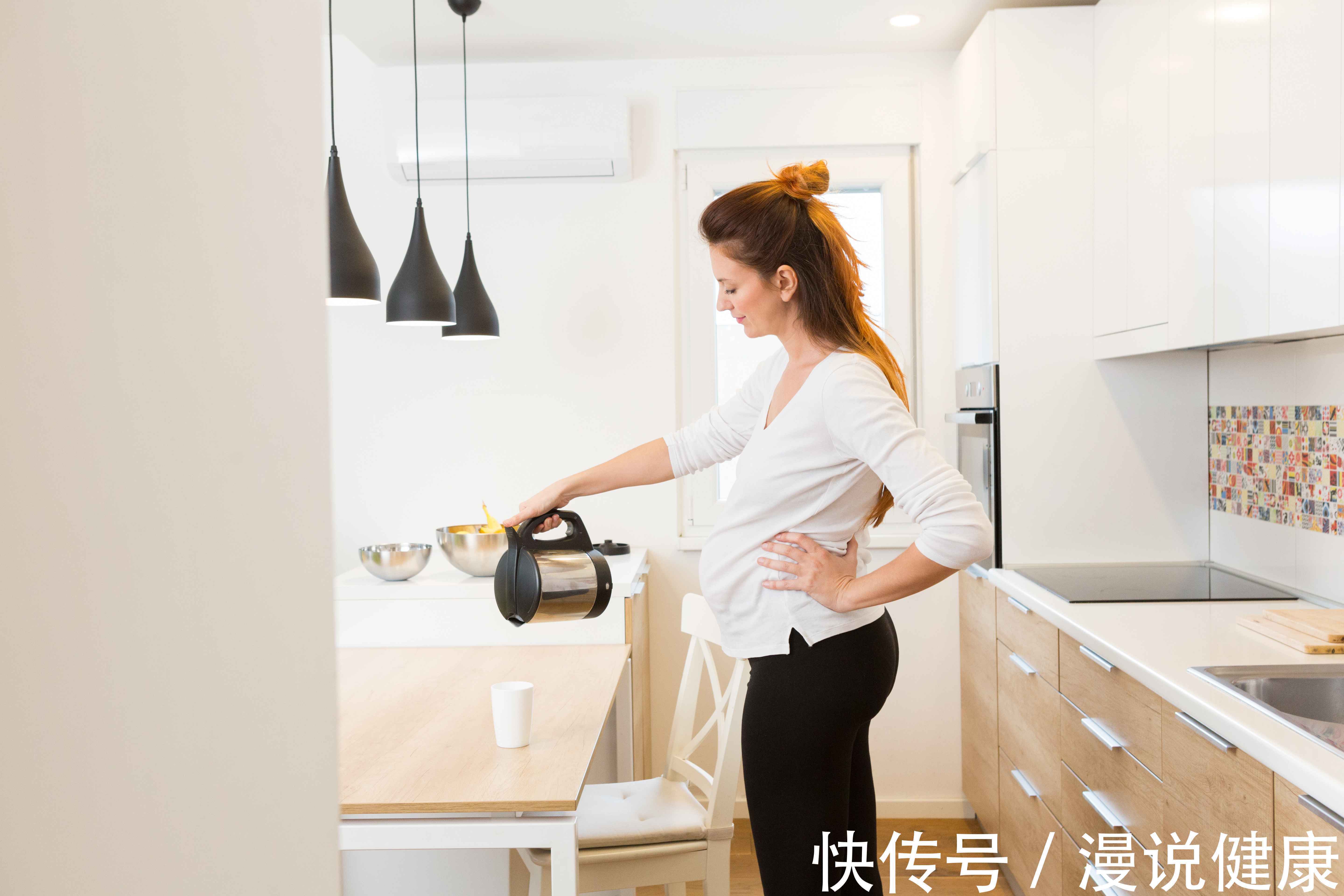 医生|不锈钢电热水壶里烧开的水,为何医生警告别马上喝?理由只有一个