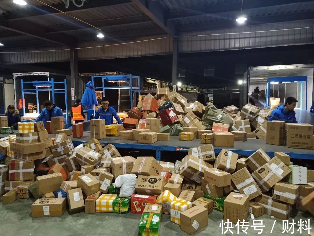 亏损|曾经“通达系”快递一员，如今打包68亿出售，快递行业怎么了？