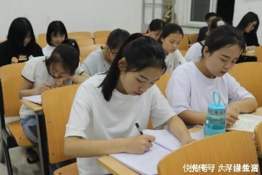 化妆品|大学生与家长聊天记录火了,看完让人哭笑不得,网友:同款家长