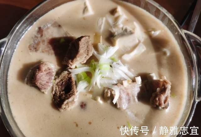 冬天炖羊肉汤时,切记“1放3不放”,羊肉汤鲜膻味小,还不发黑