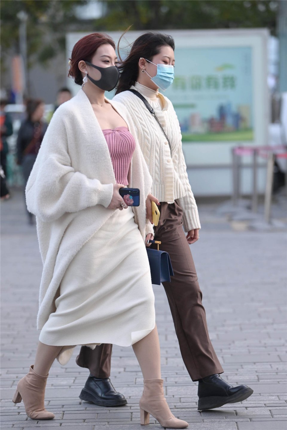 ¹ä½Ö|½ÖÅÄ£ºÊ±ÉеÄÉú»î£¬ÔÚÓÚÔõô´îÅ䣬³õ¶¬¹ä½Ö´©×ŶÌÑ¥¶¼Òª´©×Ÿ߸úµÄ