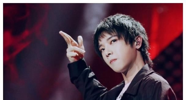 作为“天娱一哥”的他,一人养活两家公司,他被龙丹妮捧在手心,他是谁?