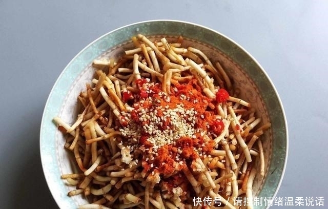 季节替换，这野菜别错过！简单一拌，开胃爽口，清火杀菌轻松入夏