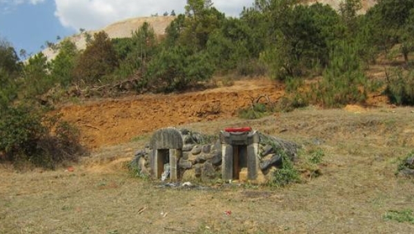 康熙|史上最“牛”的祖坟，光绪和慈禧不敢碰，连修铁路都要绕着走！