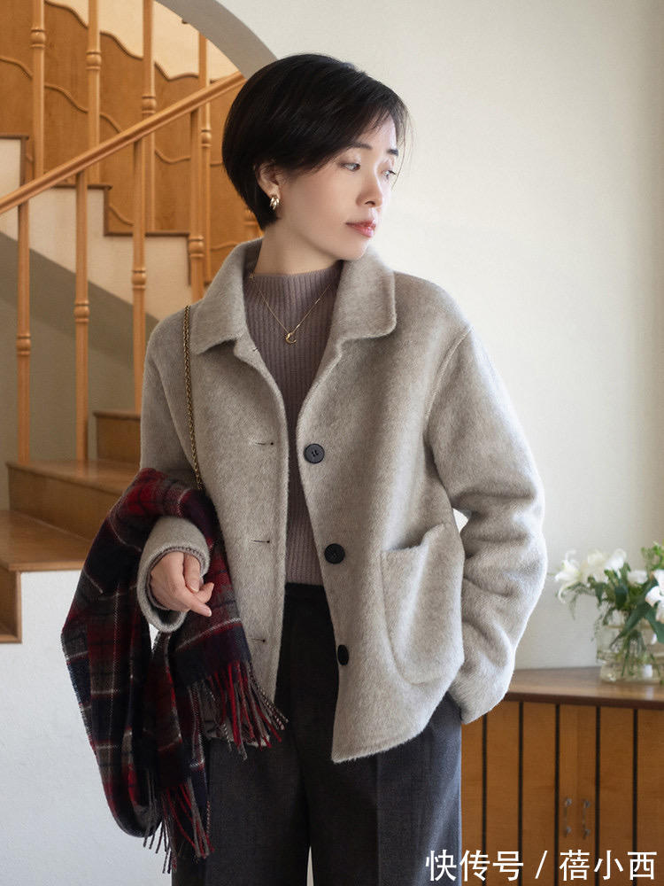 半身裙 “短外套”是优雅女人的穿搭必备,配半身裙、裤子都自带高级感