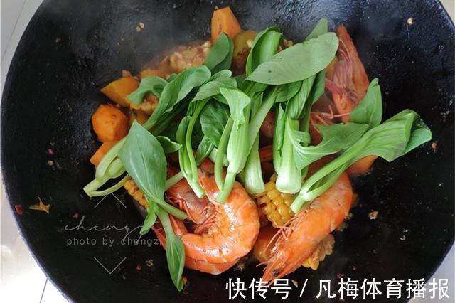 黑虎虾|46岁阿姨一人食午餐，焖一锅饭菜都有了，网友：家里没矿，吃不起