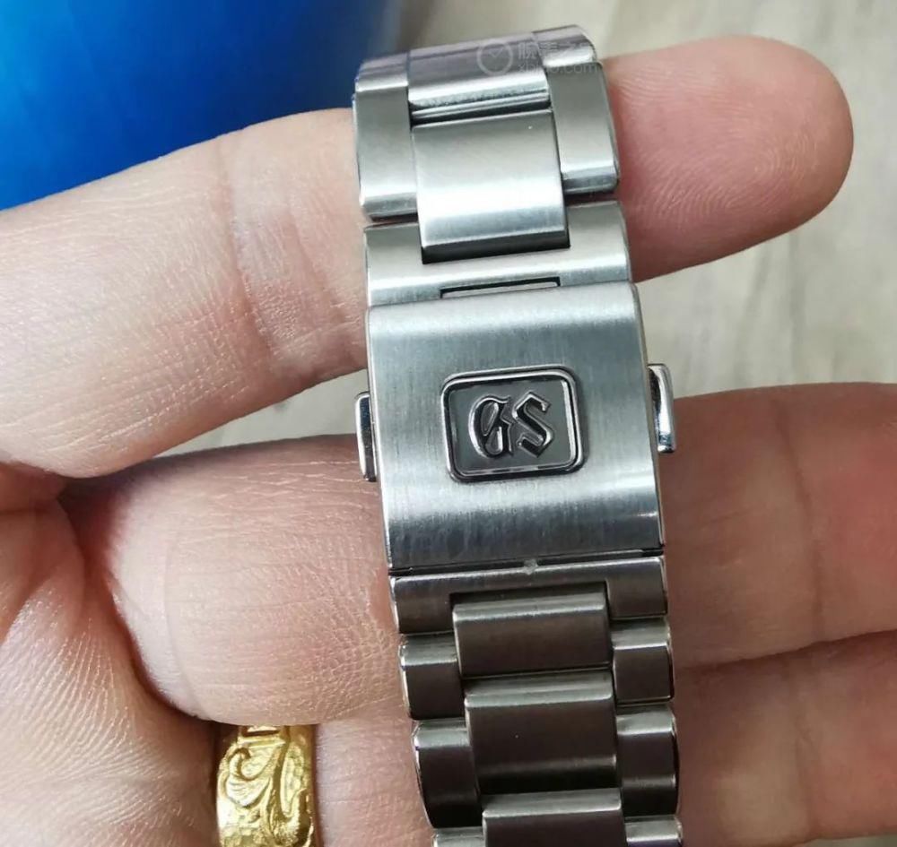 两万多买块石英表，喜欢冠蓝狮的精益求精