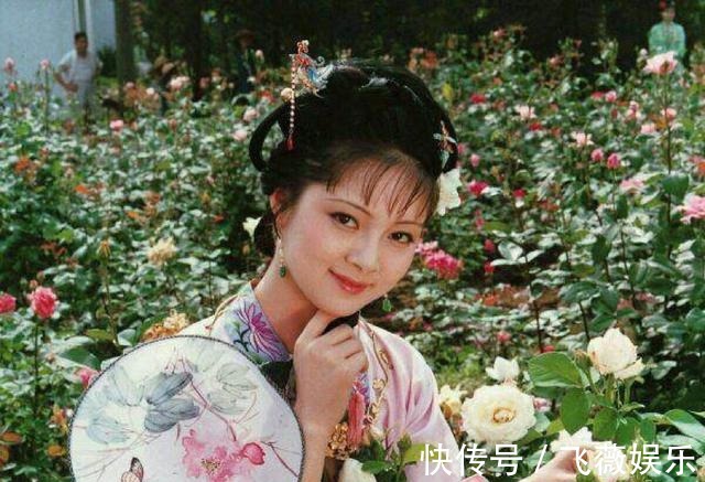 宝钗&林黛玉姑苏归来,给众人分礼物,为何被府中人称为是“势利眼”?