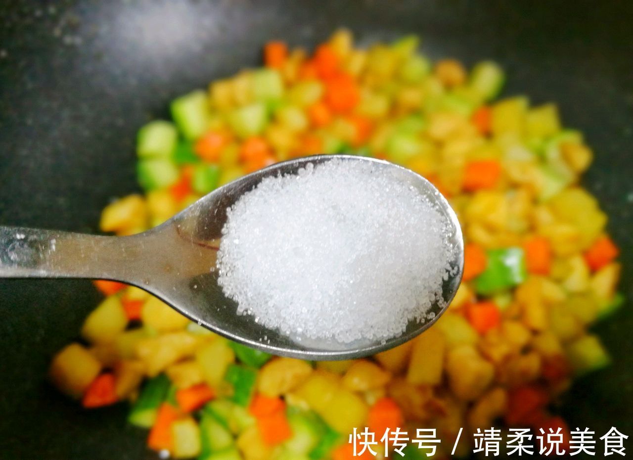 鸡胸肉这样做，鲜嫩可口还下饭，好吃到停不下来，孩子很喜欢吃