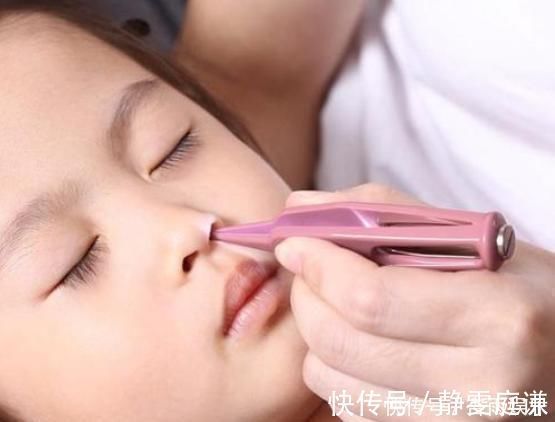 父母|从小“挖鼻孔”的孩子,长大会怎么样医生直言逃不过两种结局