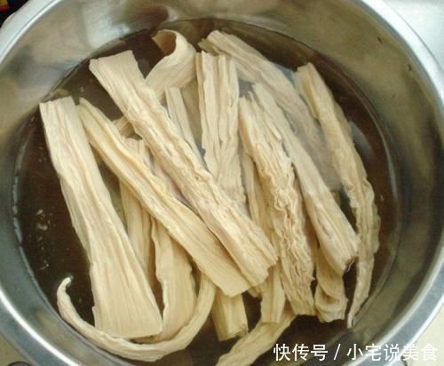 腐竹|6月了,这菜比鱼肉还香,隔天吃一盘,补钙质,加强免疫力,肠道通畅