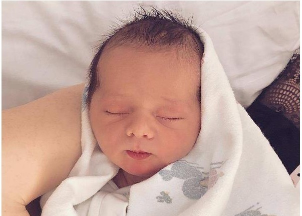 新生儿出生100天内,妈妈尽量少做3件事,对宝宝发育有好处