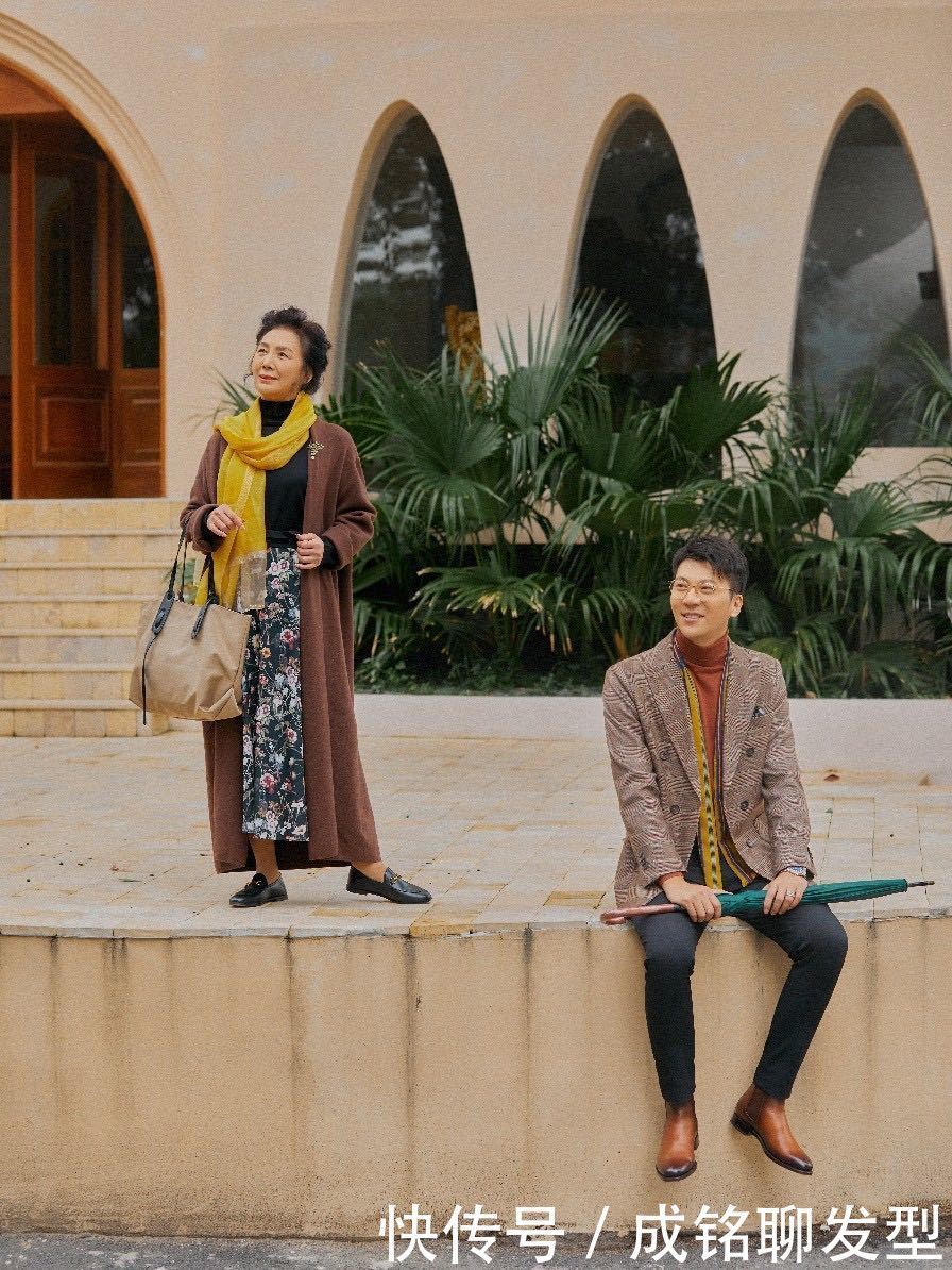 这位60岁奶奶的穿搭真讲究,优雅知性时髦有魅力,气质不输年轻人