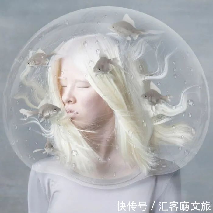 逆袭|因“全身雪白”被遗弃的中国女孩,逆袭成超模的故事让人泪目