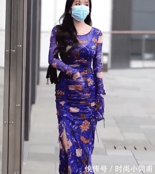 贵妇 贵妇的奇葩穿衣风，裙子的叉“撕开”到腰了，这下真凉快