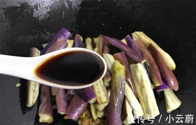 回锅茄子|茄子别再油焖了,教你新吃法,不炒不炸,开胃下饭,百吃不腻