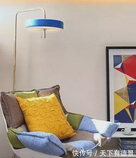 床头柜|女友嫌房子小,迷你32平复式楼,硬是挤出两间卧室,真实用!