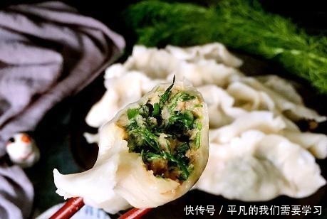 拌饺子馅时,别只会放葱姜,多加这2样,猪肉馅鲜嫩多汁还不腻