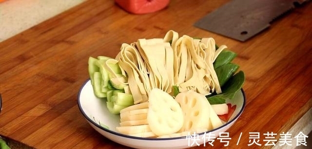 豆腐皮|麻辣香锅最好吃的家常做法,20元吃到撑,媳妇看着直流口水