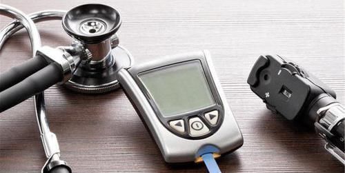 糖尿病人,不想血糖飙升,除了甜食,4类食物也应该趁早忌口