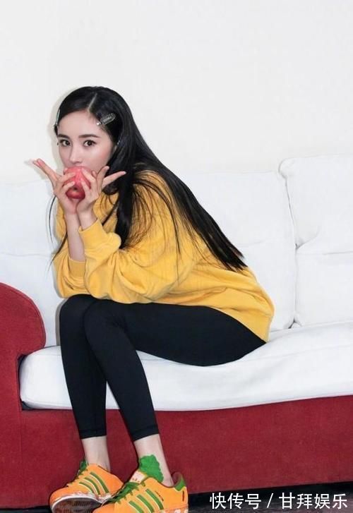 色系|女人过了40岁,少穿黑白灰!多穿这个“年轻色”,时髦显白超气质