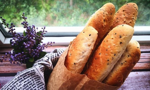 这个面包不一般,好多食材在其中,口口有惊喜,越嚼越香,吃不够