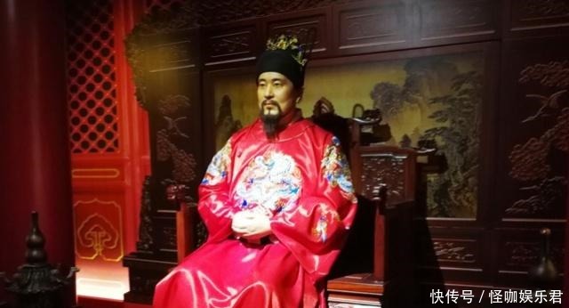 此人是一位王爷,身份地位身份崇高,但是连自家大门都不能出!