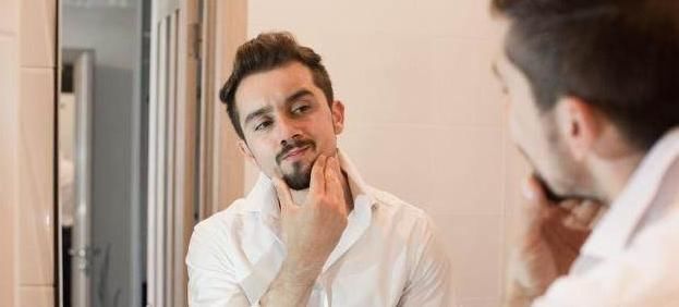 男人|男人开始衰老会呈现4个“丑态”,你若1个也没占,那就恭喜了