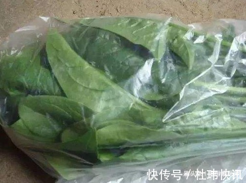 蕨菜蕨菜|45岁大姐得了癌症，只因爱买以下2种菜，很多人都喜欢往家里买