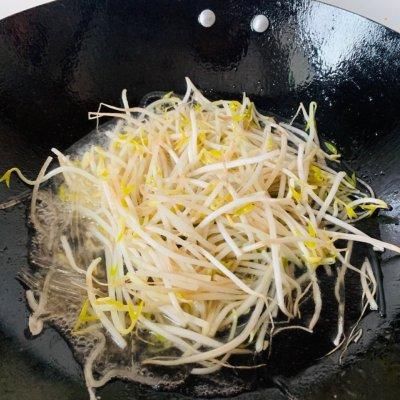 食力|#我为奥运出食力#韭菜豆芽炒粉