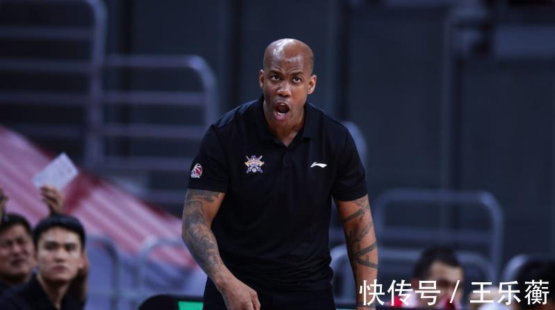 廖三宁|北控男篮坏消息!廖三宁遭遇重伤赛季报销,马布里被逼到绝境