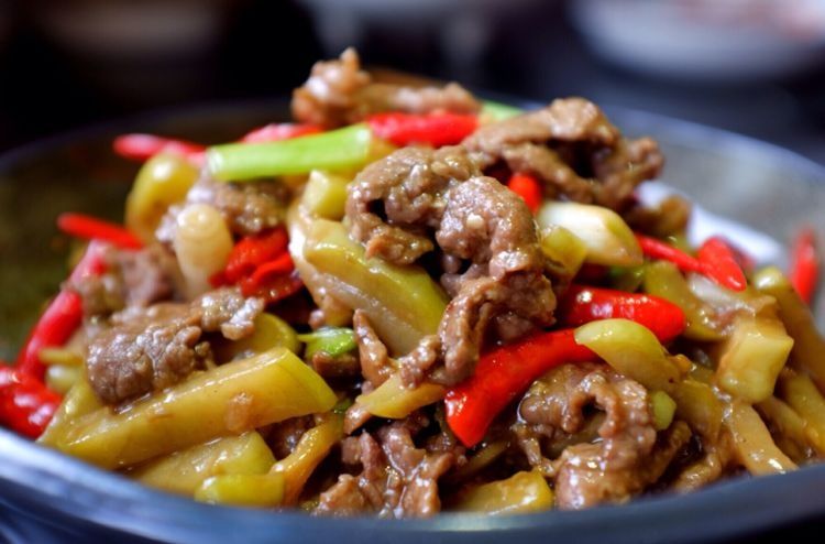 炒牛肉，加淀粉腌制是大错！多加这2样，牛肉嫩滑香软，非常入味