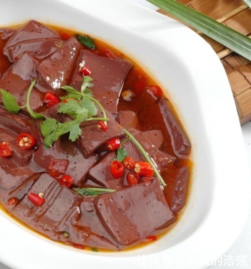 黑便|吃完猪血拉出黑便,对健康好还是坏听听健康专家答案,早知早好