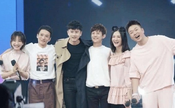 当年录《快本》挨饿没人管，如今再也请不动，已从青铜变王者！