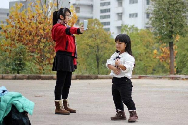 残疾人|“袖珍女孩”潘丽炫:0.9米嫁1米75小伙,不听劝告生娃后咋样了?