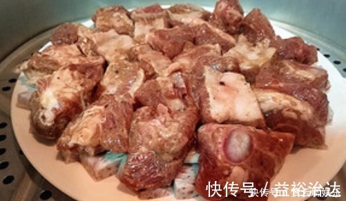 血水|无论排骨怎么做,都不要先焯水,学会这一招,排骨不柴不腥,好吃