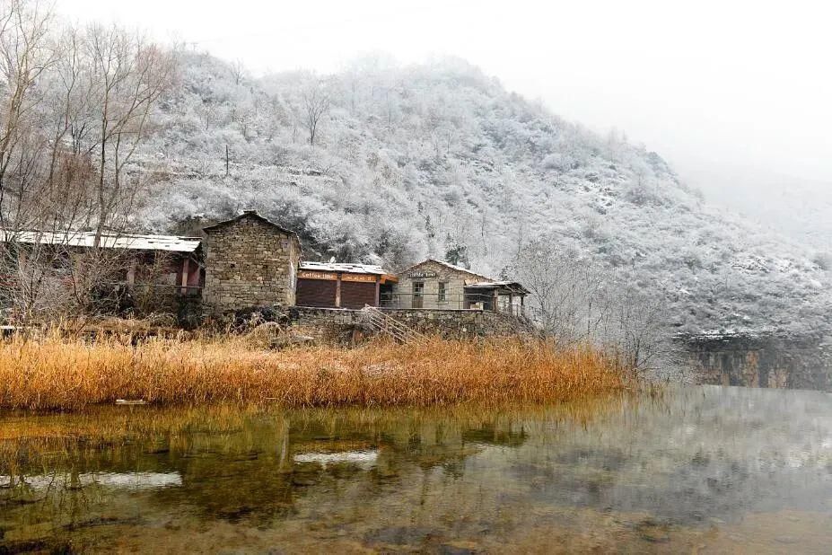 峡谷就像|太行大峡谷的冬日美景，五彩斑斓，惊喜不断！