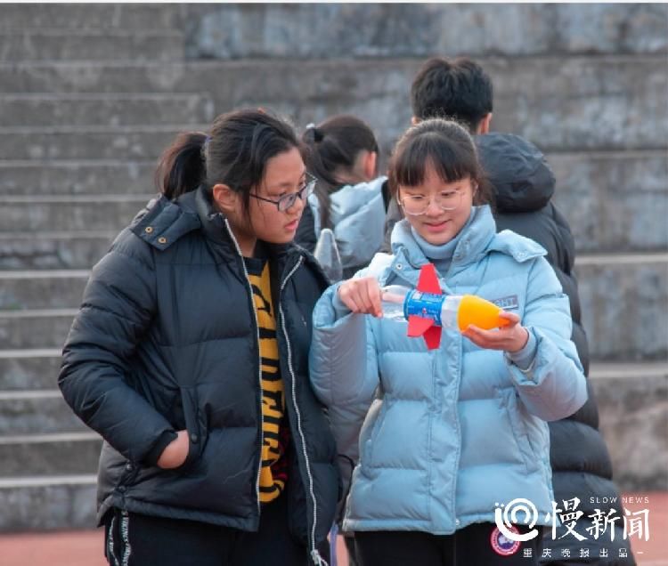 火箭,升空!这群孩子搭载梦想的水火箭“发射”啦