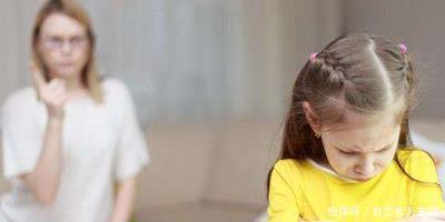 饭菜|7岁男孩朝同学饭菜“吐口水”,被托管人员扇巴掌,家长护短被怼