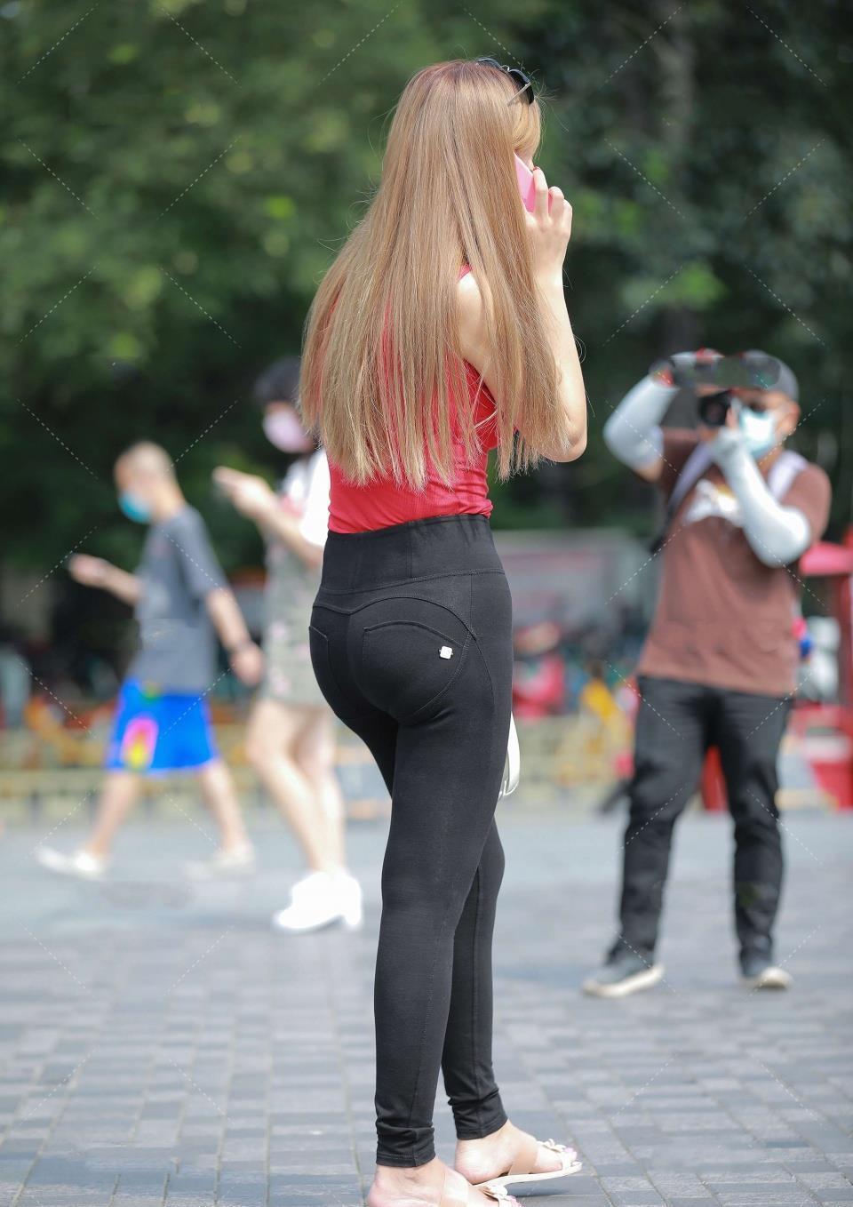 质感|黑红搭配,造型可以高级,还能有质感