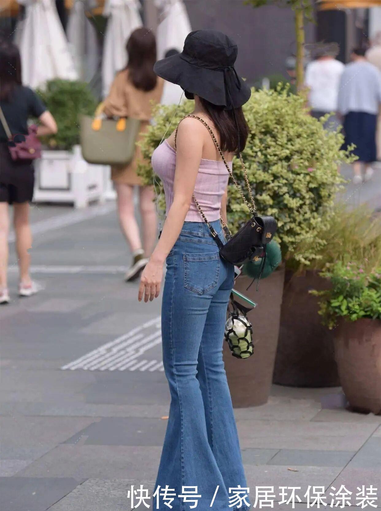 喇叭裤 身材扁平不适合“喇叭裤”?考虑的没错,却忽视了关键一点!