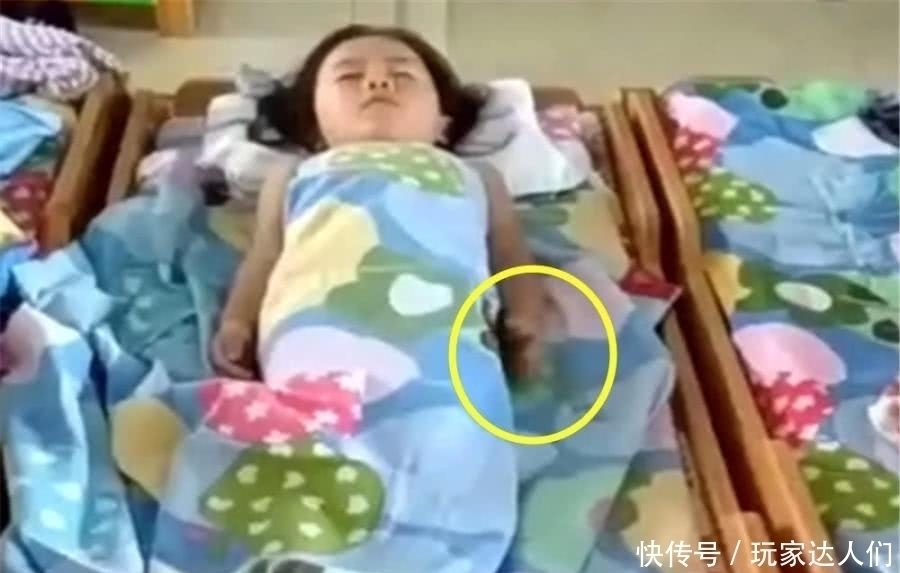 宝宝|女儿在幼儿园午睡,老师发来了视频,妈妈打开手机一看瞬间精神了