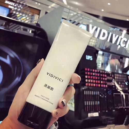 热门洗面奶种草测评：这些洗面奶挺滋润，呵护润颜养肤让青春长留