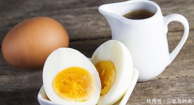 早晨吃鸡蛋对身体好,有些人可能吃错了,尽量