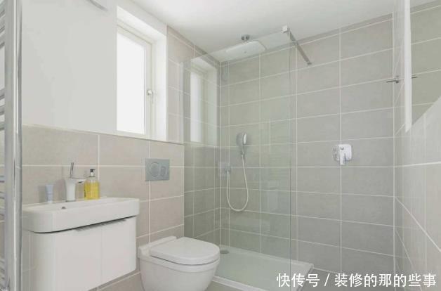 淋浴房|淋浴房要不要做到顶?听了老师傅的一席话,后悔装错了!