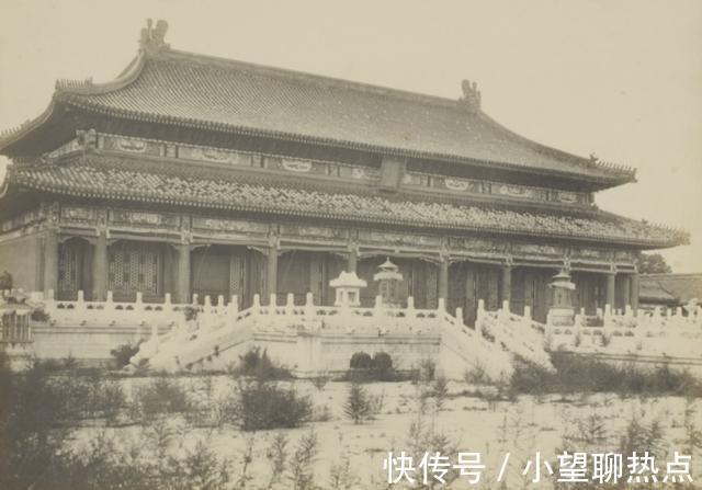 乾清门|1901年的故宫, 到处长满了杂草, 尽显破败之相